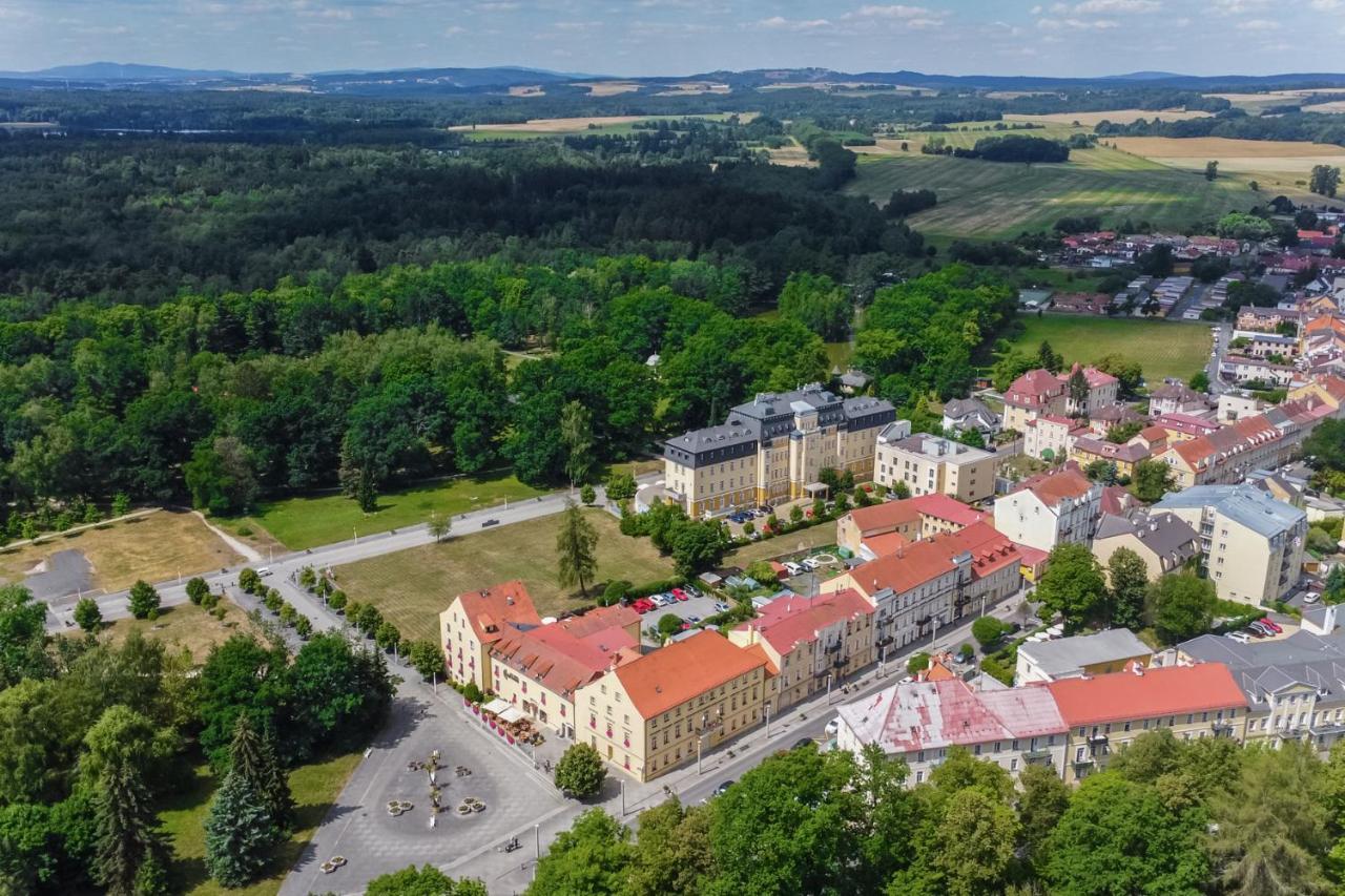 Spa Hotel Centrum Františkovy Lázně Esterno foto